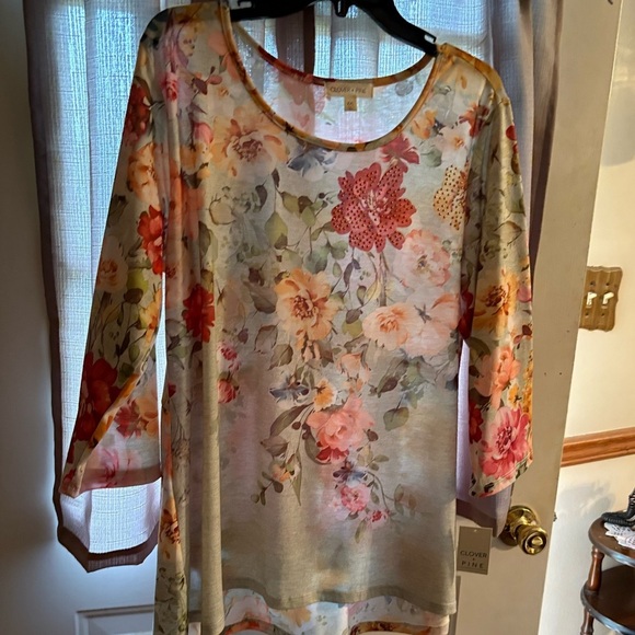 Clover & Pine Tops - Floral Sheer Tunic Top